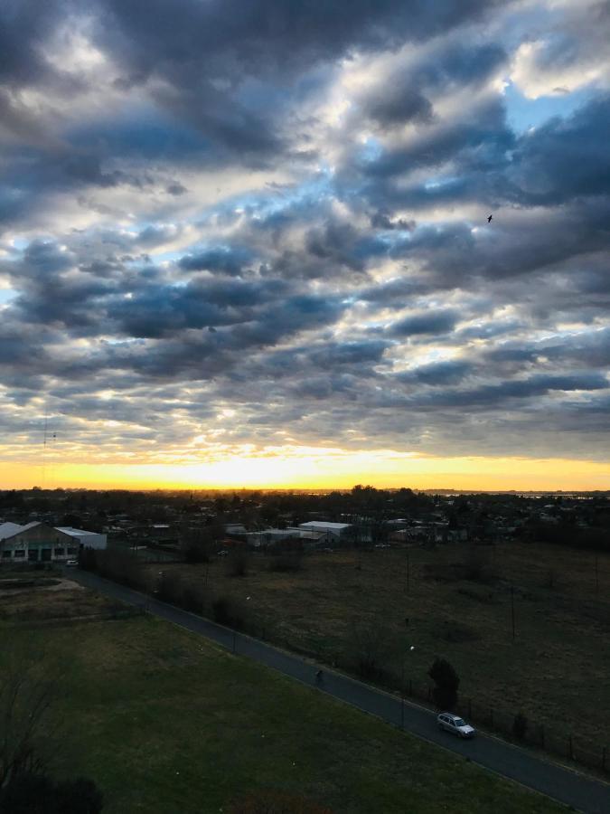 Amanecer Rent Apart - Tu Hogar! Amplio Y Luminoso Con Desayuno Junín Eksteriør bilde